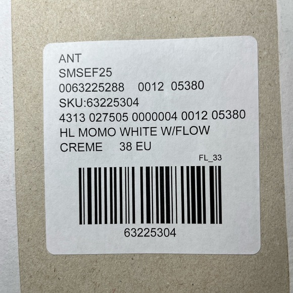 BRAND NEW! Momo of New York slides. - Picture 7 of 7